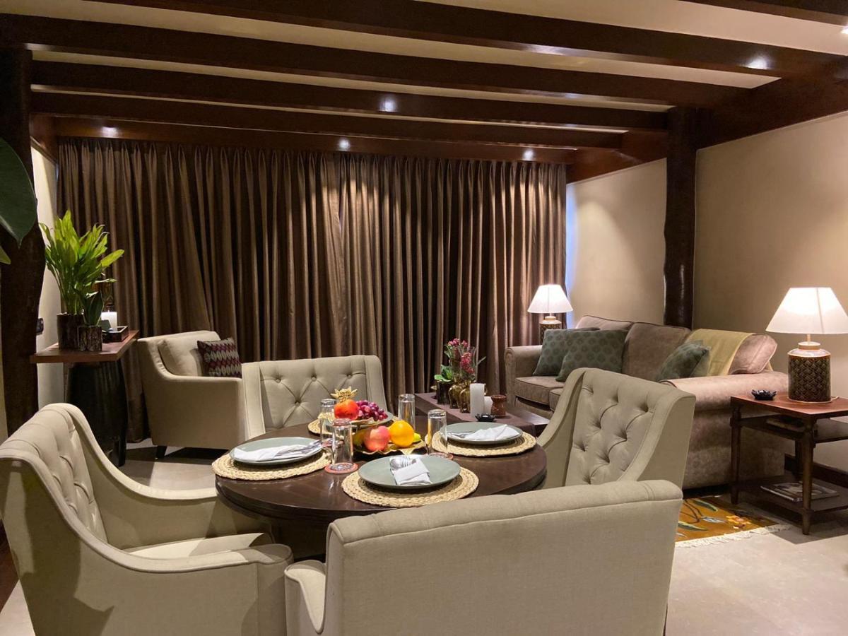 Miraaya Wellness And Golf Resort Chitwan Buitenkant foto