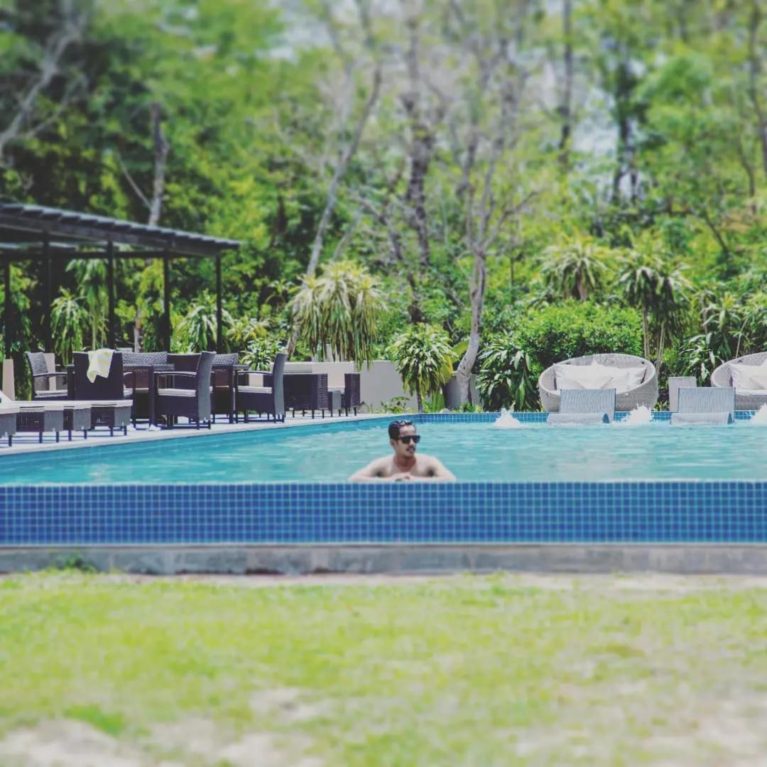 Miraaya Wellness And Golf Resort Chitwan Buitenkant foto