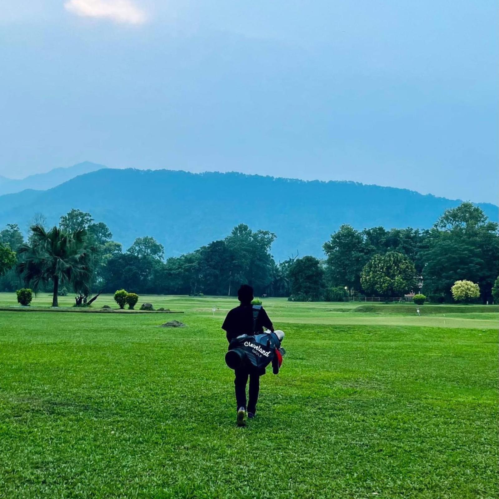 Miraaya Wellness And Golf Resort Chitwan Buitenkant foto