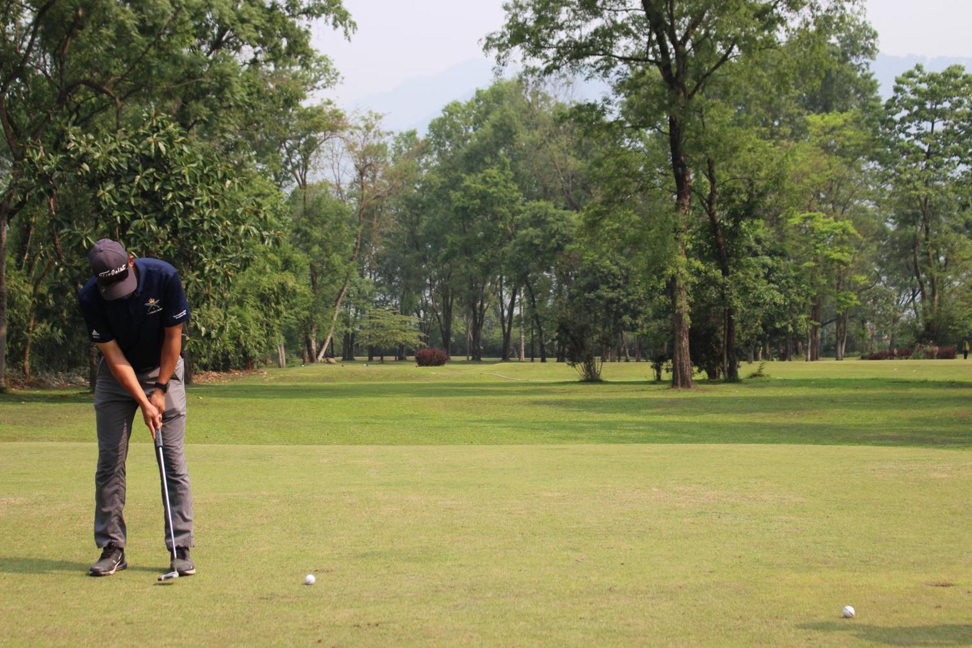 Miraaya Wellness And Golf Resort Chitwan Buitenkant foto