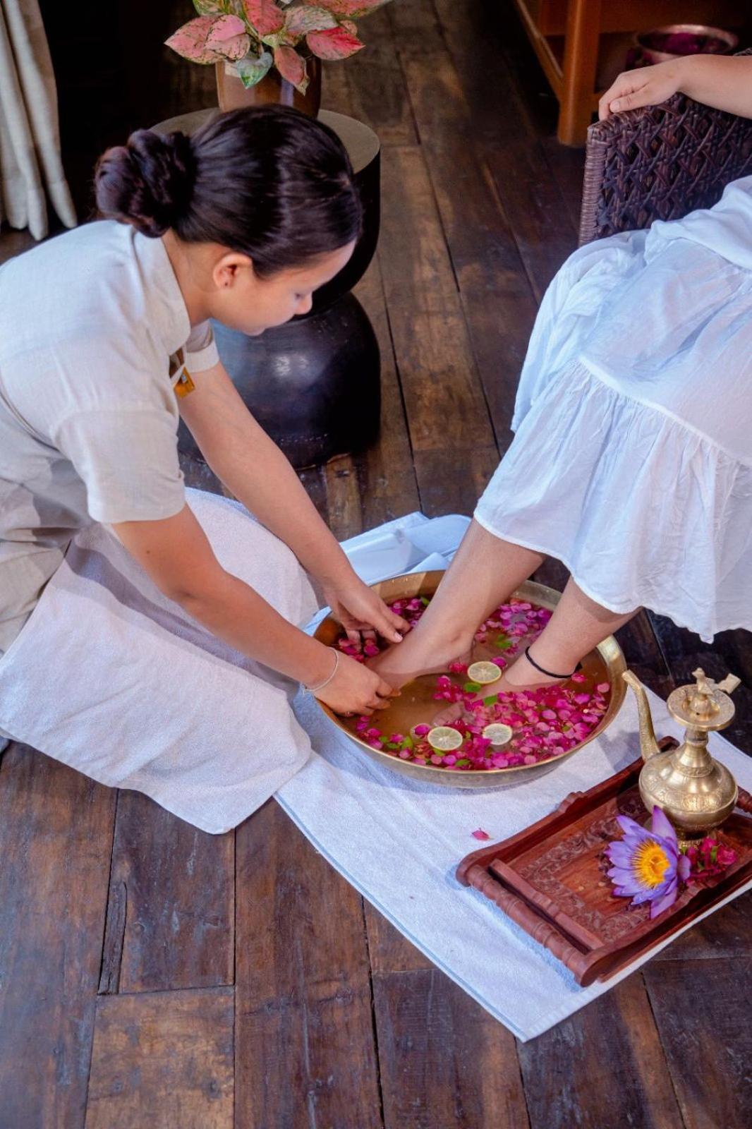 Miraaya Wellness And Golf Resort Chitwan Buitenkant foto