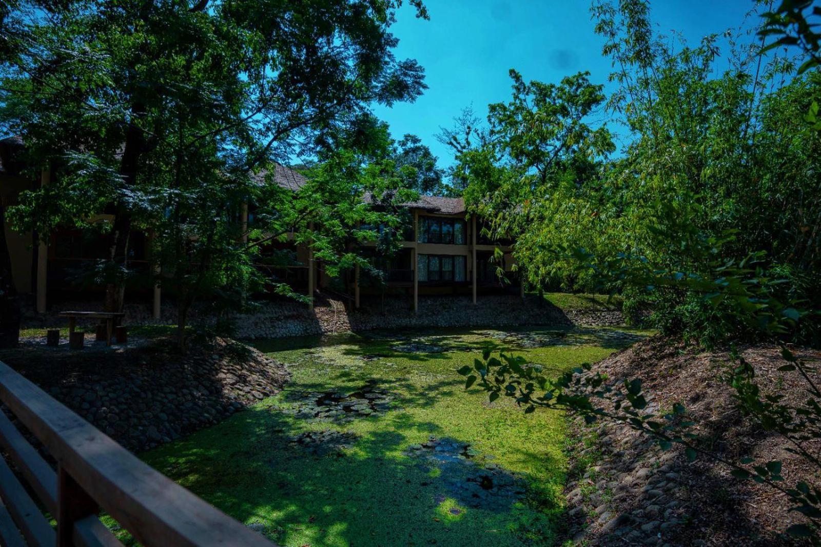 Miraaya Wellness And Golf Resort Chitwan Buitenkant foto