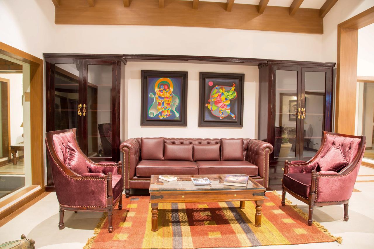 Miraaya Wellness And Golf Resort Chitwan Buitenkant foto