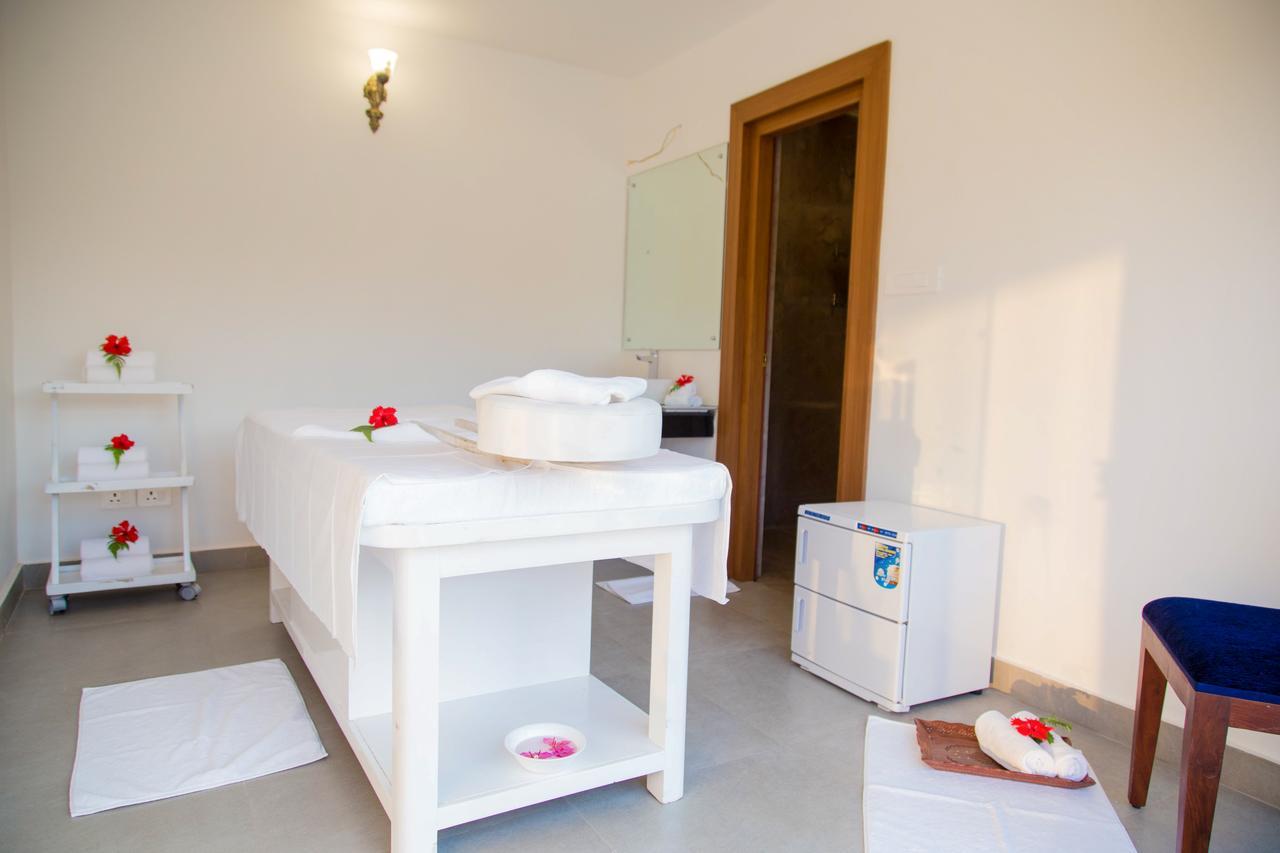 Miraaya Wellness And Golf Resort Chitwan Buitenkant foto