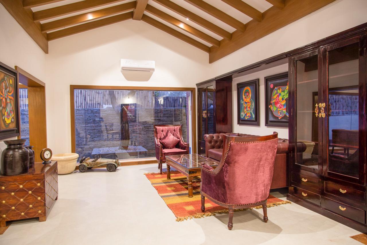 Miraaya Wellness And Golf Resort Chitwan Buitenkant foto