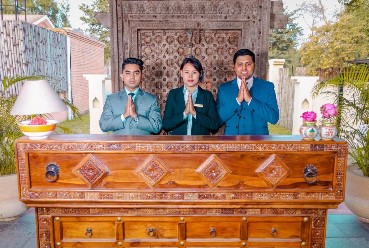Miraaya Wellness And Golf Resort Chitwan Buitenkant foto