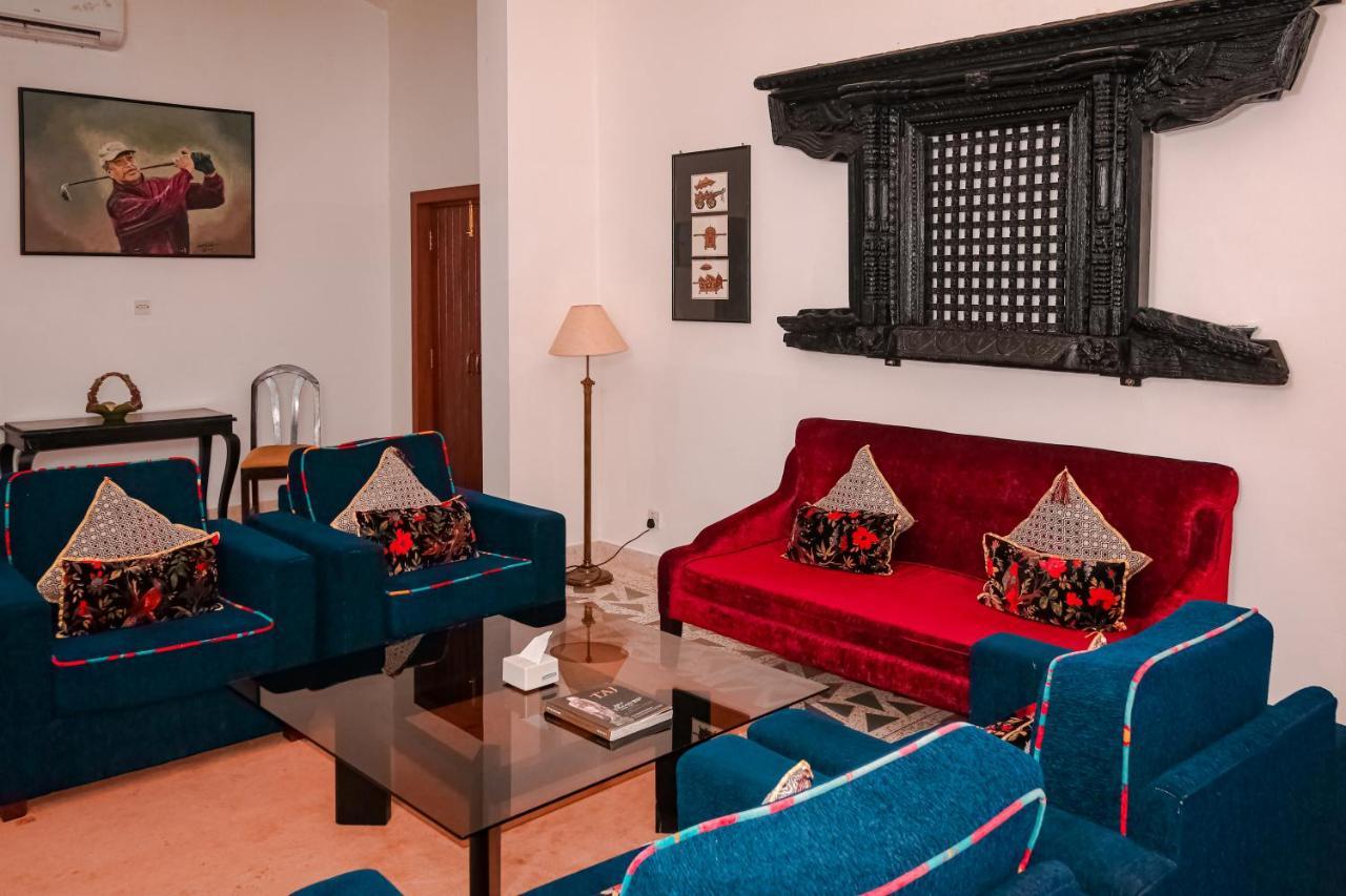 Miraaya Wellness And Golf Resort Chitwan Buitenkant foto