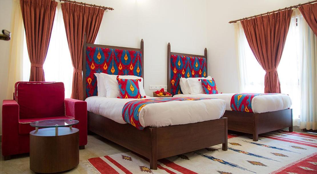 Miraaya Wellness And Golf Resort Chitwan Buitenkant foto