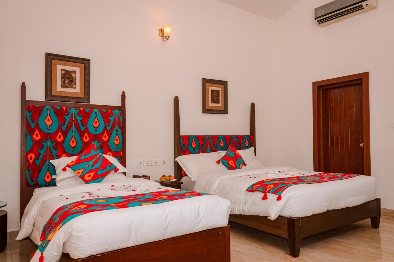 Miraaya Wellness And Golf Resort Chitwan Buitenkant foto