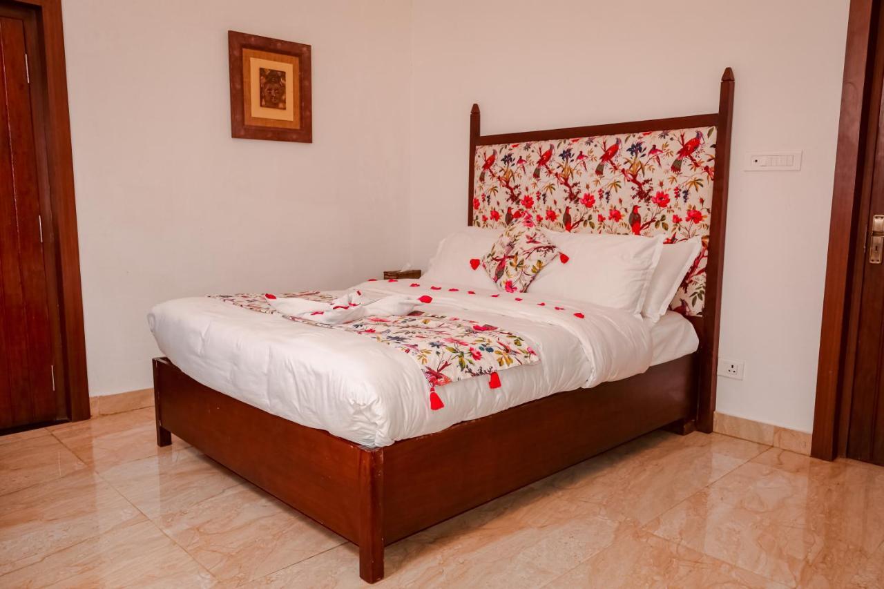 Miraaya Wellness And Golf Resort Chitwan Buitenkant foto